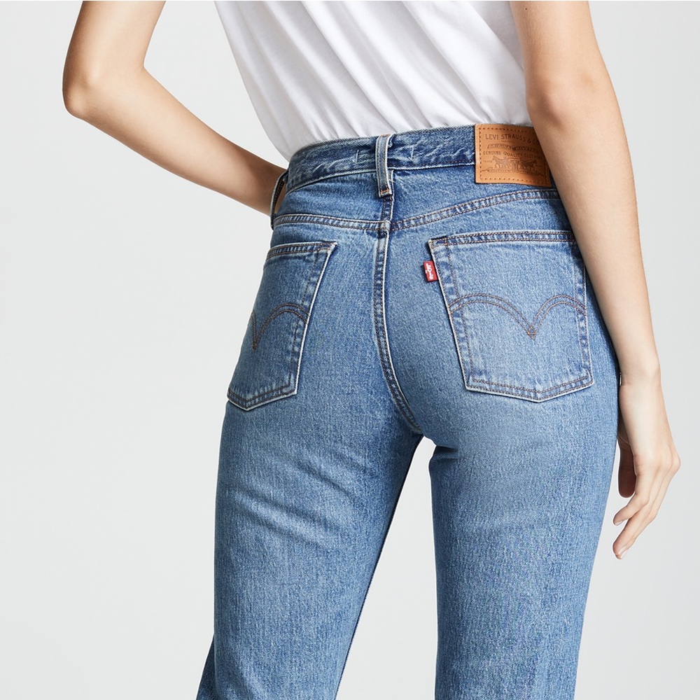 LEVI’S WEDGIE JEANS